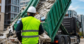 Вывоз строительного мусора в Кызыле: услуги лицензированной компании — ПроМусор